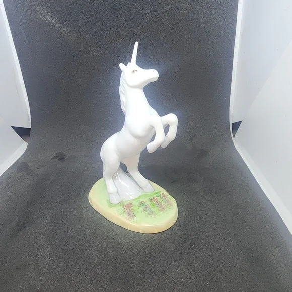Porcelain Unicorn Figurine 🦄 - Picture 3 of 6